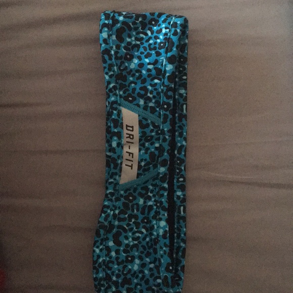 Nike dri-fit running head band. - Picture 2 of 3